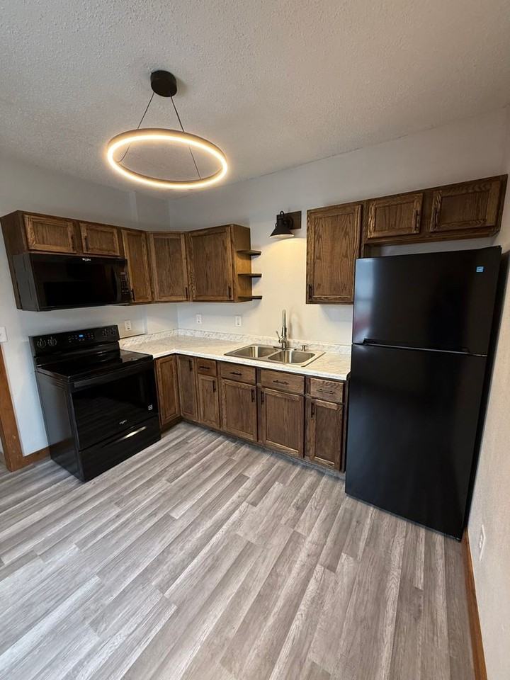 614 N Chestnut Ave - Photo 2 of 7