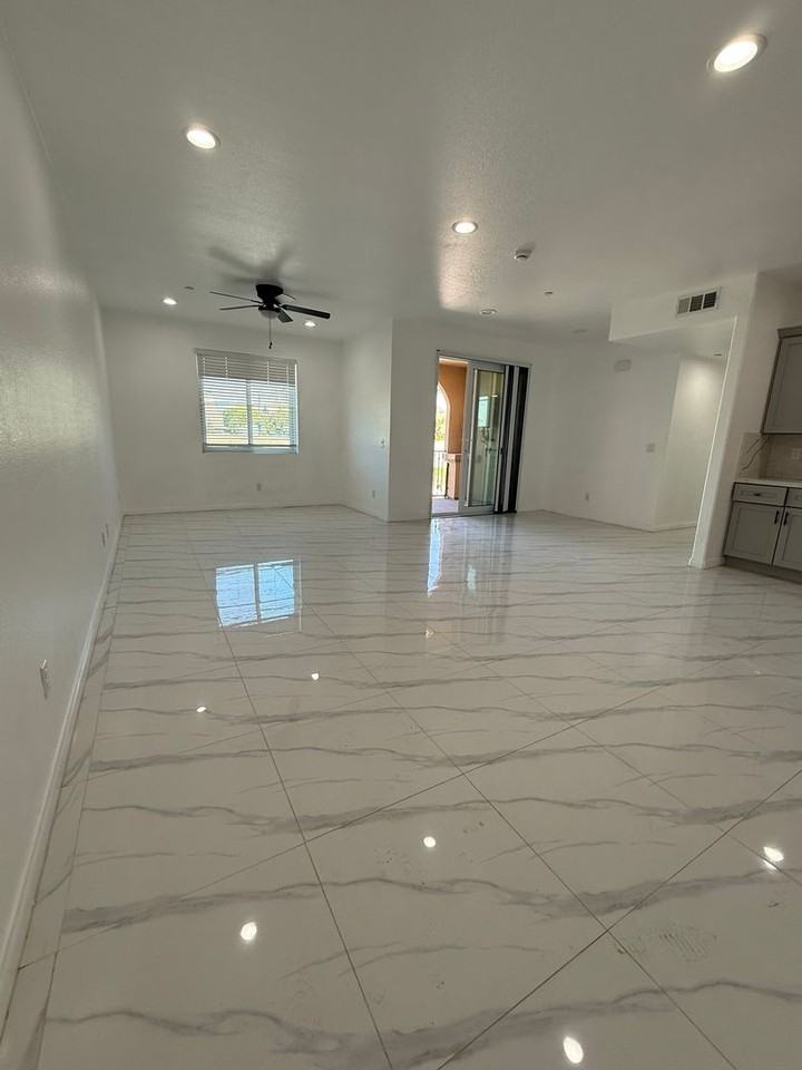 Arrow Apartments - Photo 2 of 8