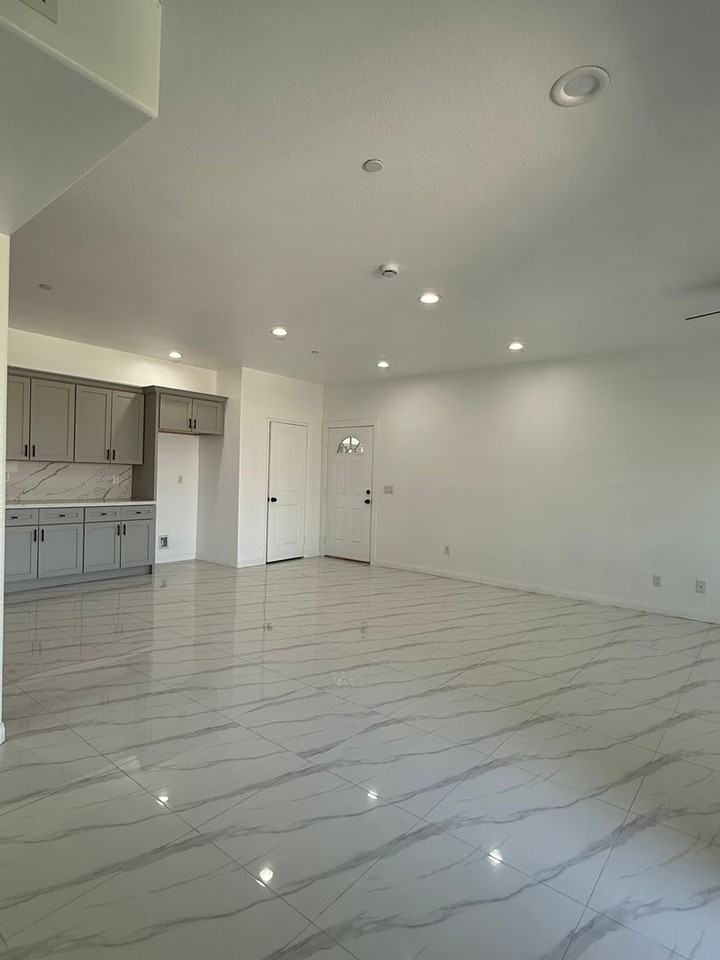 Arrow Apartments - Photo 3 of 8