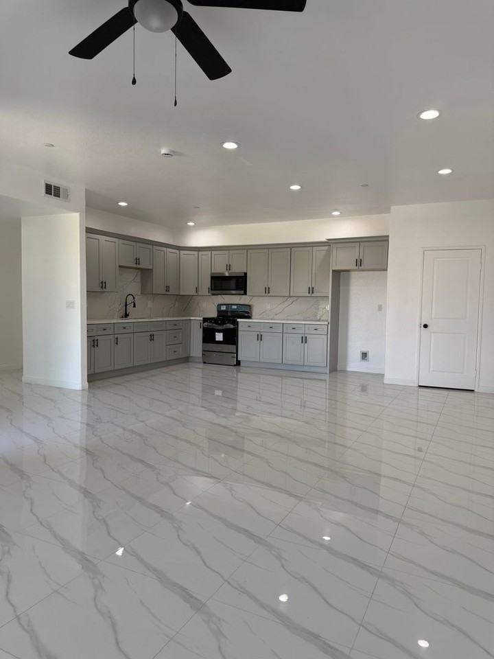 Arrow Apartments - Photo 6 of 8