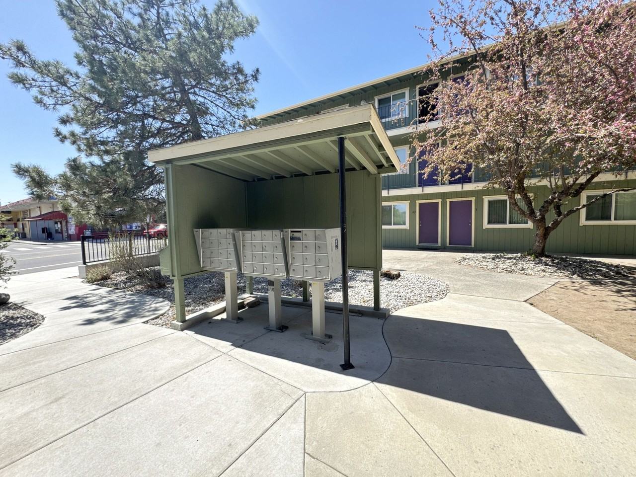 Deer Park Apartments - Photo 3 of 5