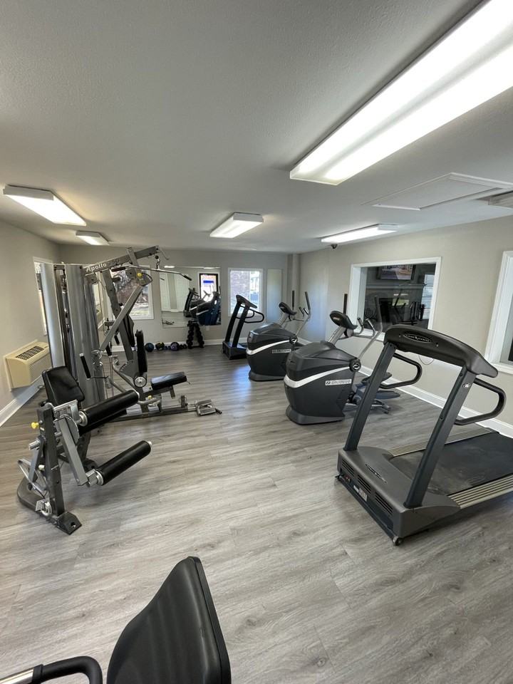 Harbortown Apartments - Photo 7 of 34