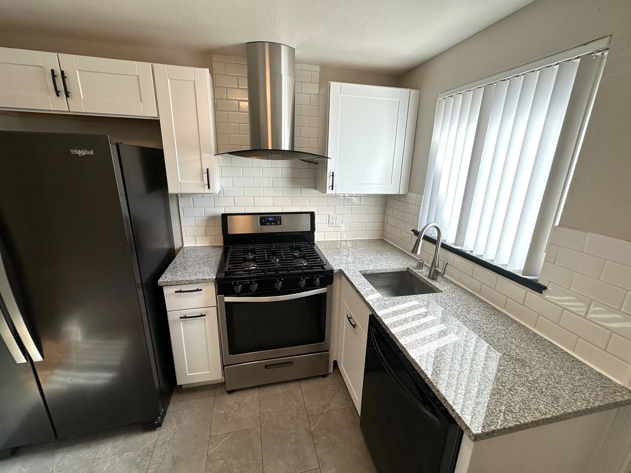 Flats at 16th - Photo 3 of 21