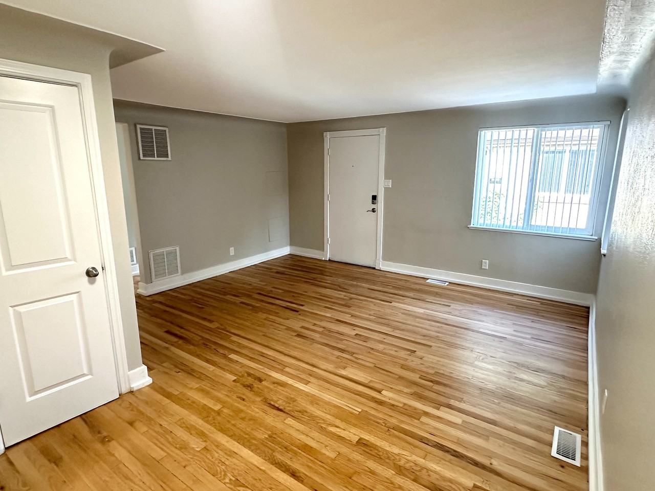 Flats at 16th - Photo 5 of 21