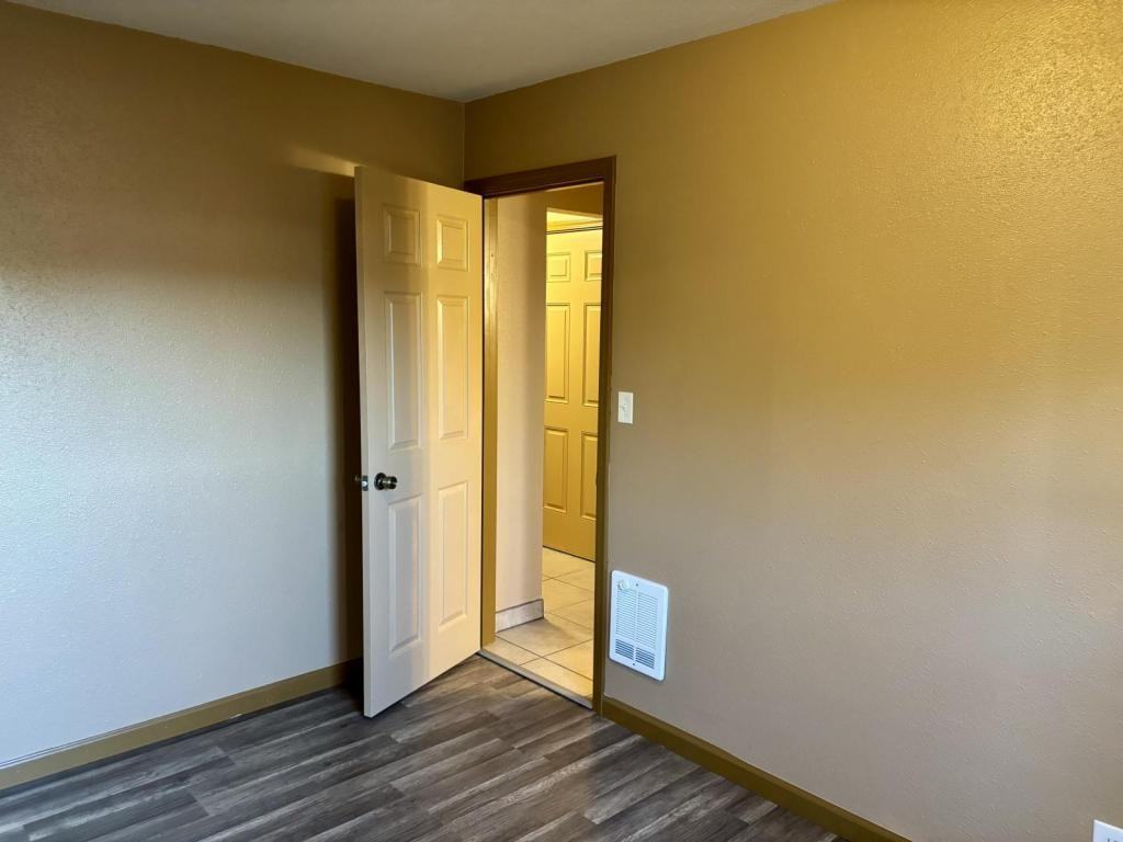 165 Spring St - Photo 3 of 6