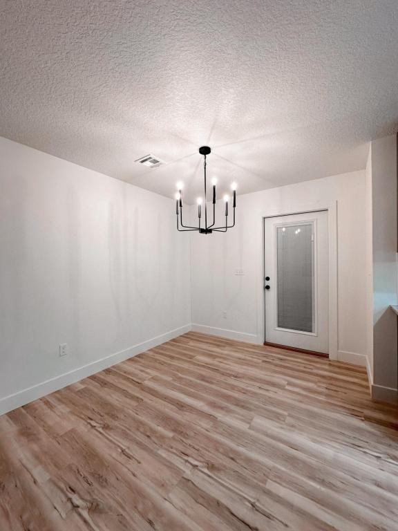 306 N Roney St - Photo 5 of 13