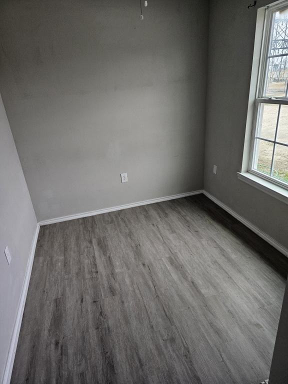 2115 Waco St - Photo 5 of 8