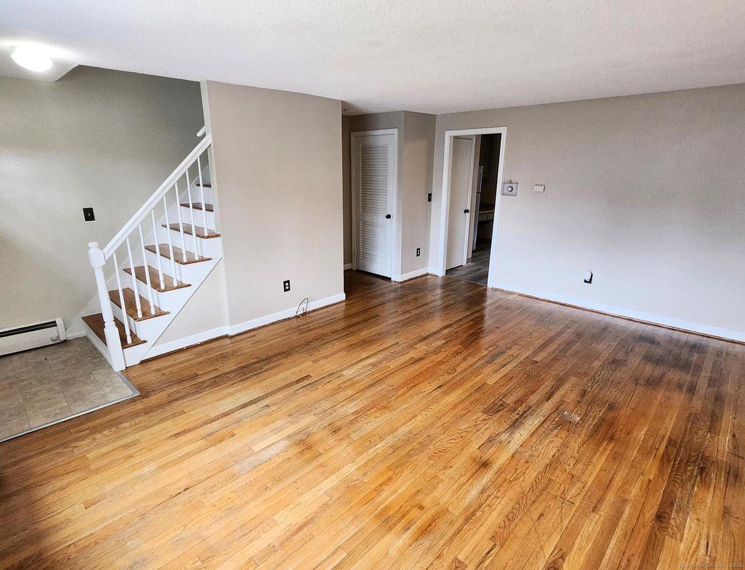 426 Connecticut Ave - Photo 3 of 36