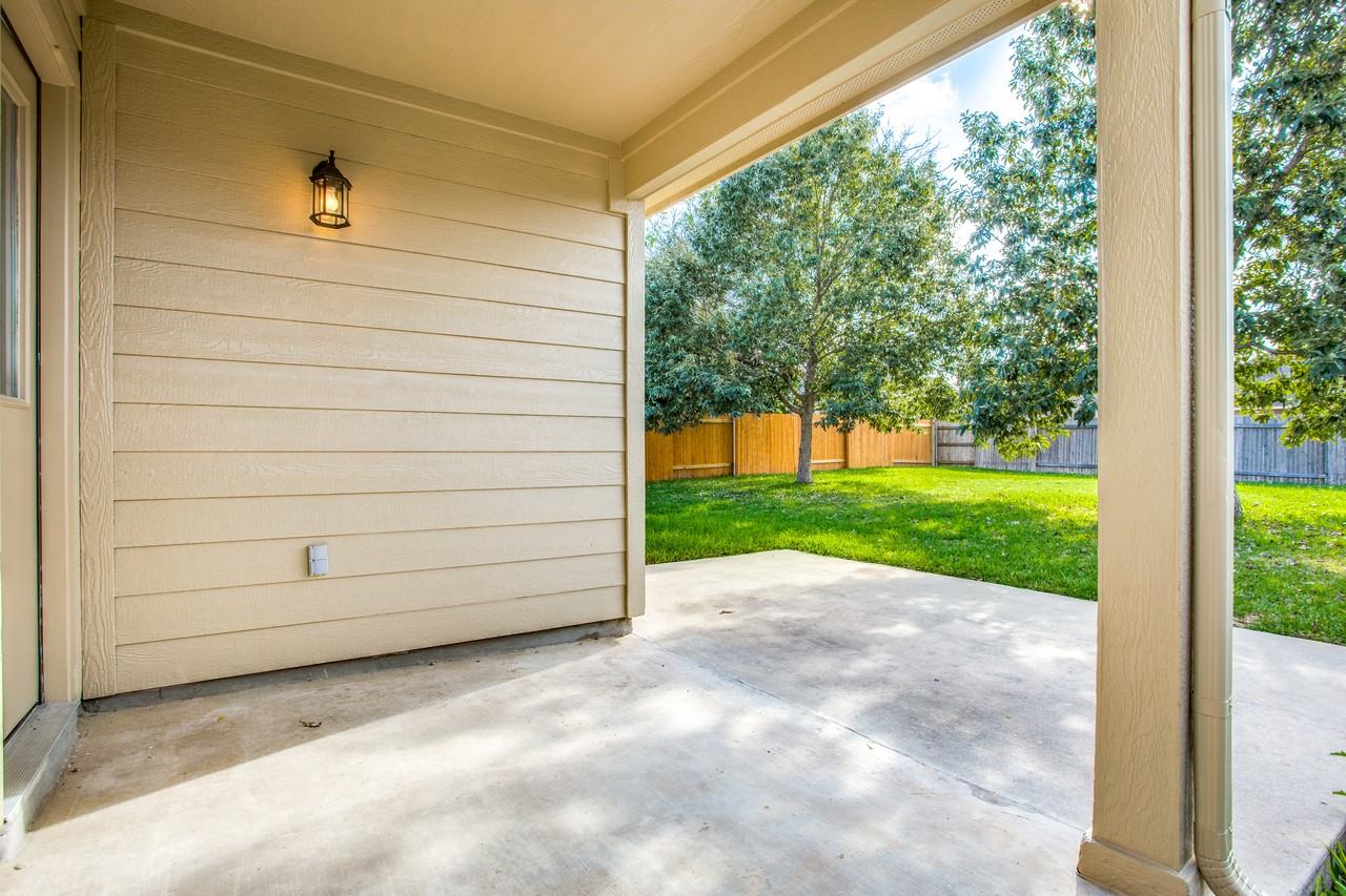 612 Arrowood Pl #1 - Photo 5 of 35