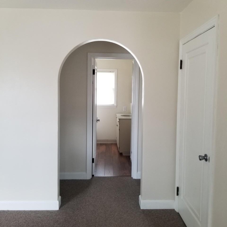 515 Flambeau St - Photo 5 of 32
