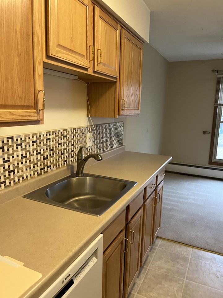 912 9th Ave S #1 - Photo 3 of 6