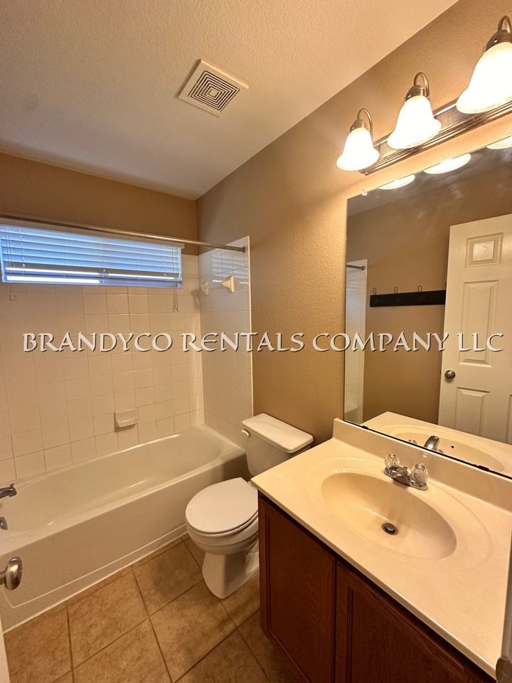 6708 Rosita Oak Dr - Photo 6 of 20