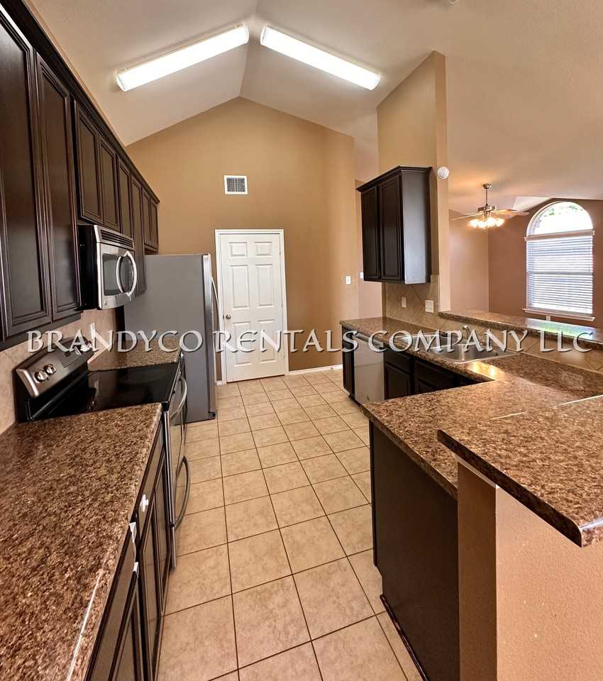 6708 Rosita Oak Dr - Photo 7 of 20