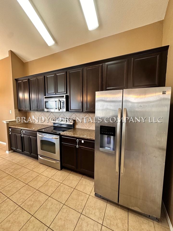 6708 Rosita Oak Dr - Photo 3 of 20