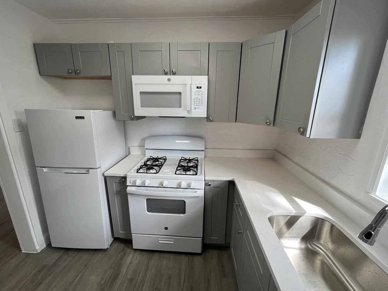 615 Dora St #A - Photo 2 of 12