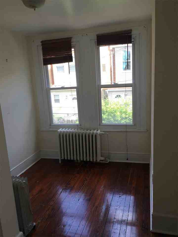 3015 Cambridge St - Photo 6 of 24
