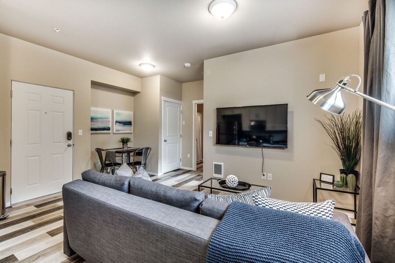 iStudios - Photo 4 of 12