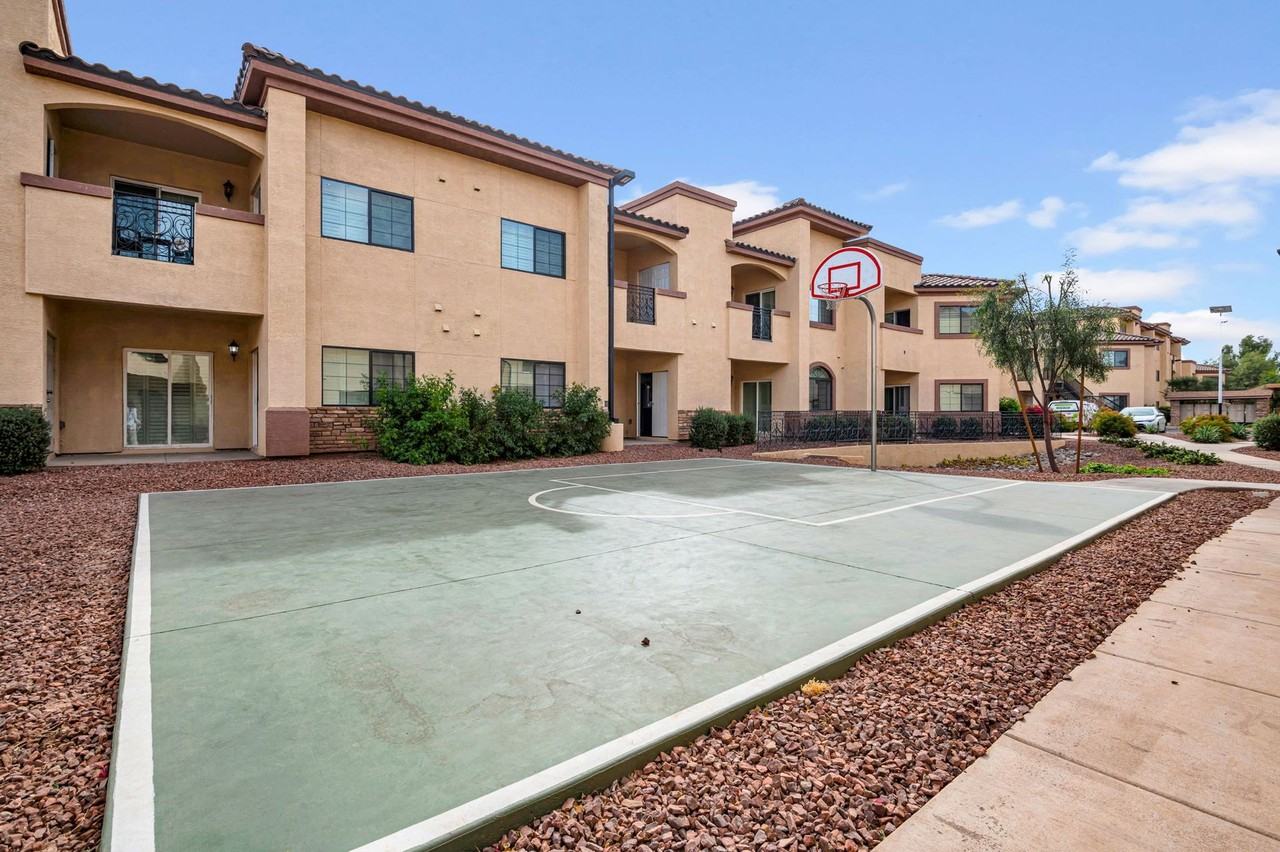 Grand opening! 1, 2 and 3 bedrooms now available! - Photo 7 of 46