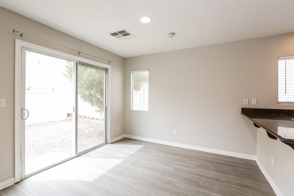 9469 Diamond Bridge Ave - Photo 6 of 17