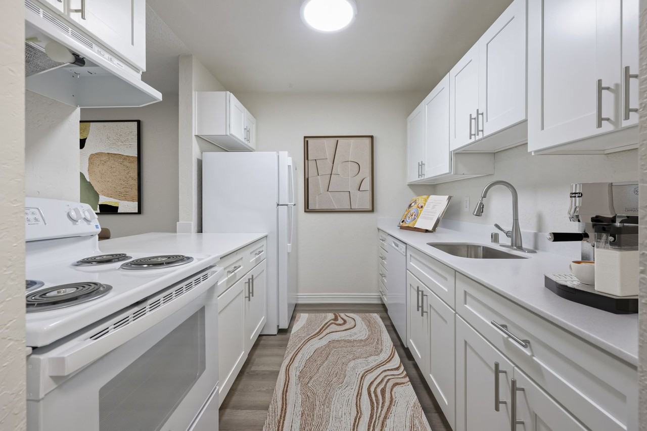 Burnett on the Park Apartments - Photo 4 of 13