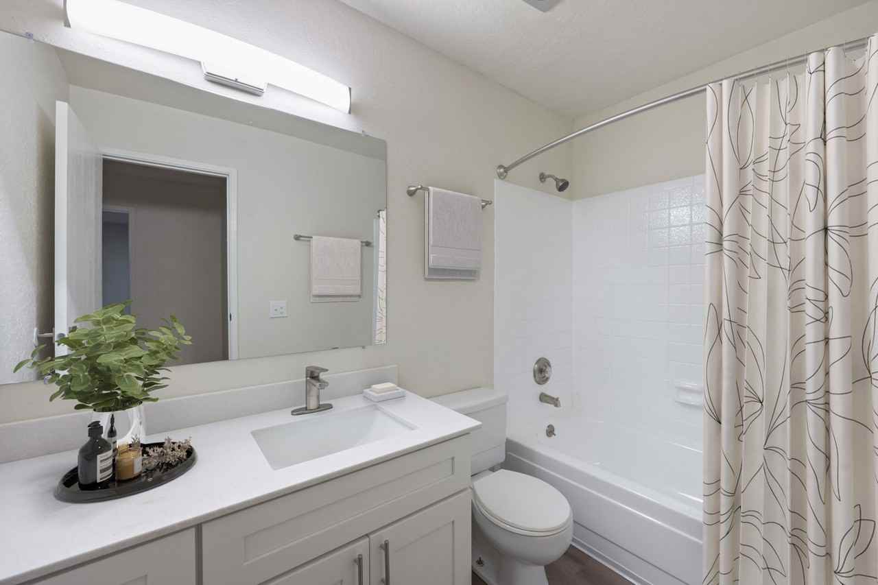 Burnett on the Park Apartments - Photo 6 of 13