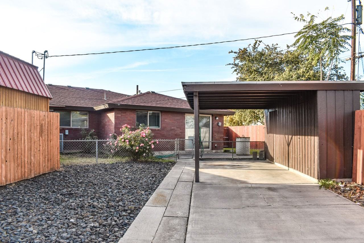 Single-Story Duplex in Kennewick - Photo 5 of 5