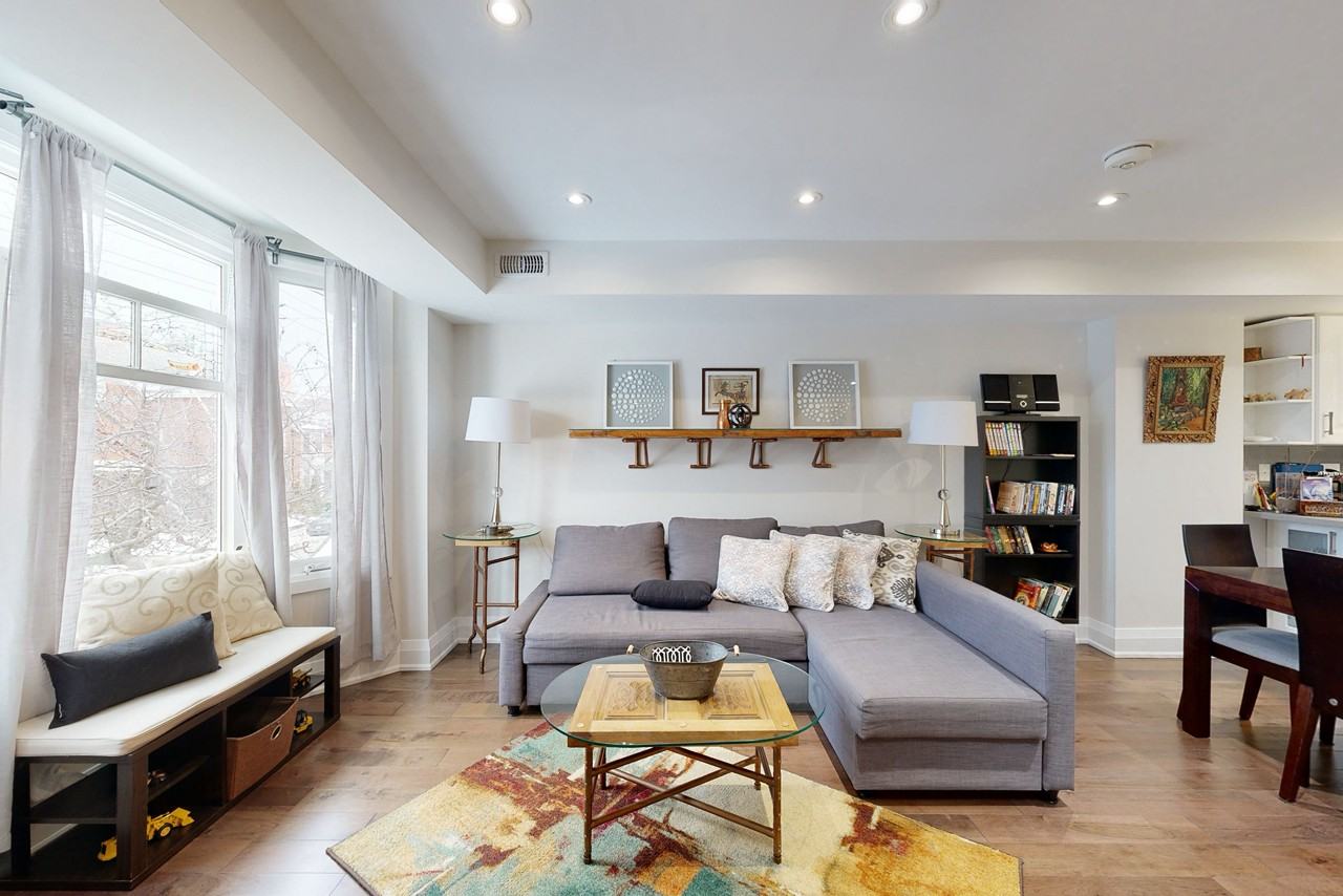 635 Christie St - Photo 5 of 17