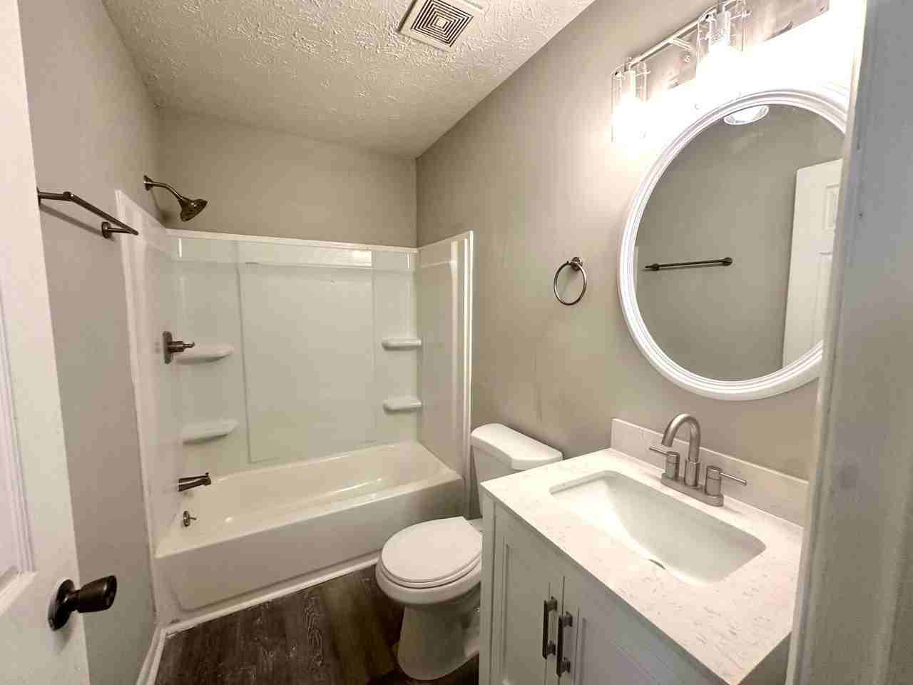 334 E Webster St - Photo 6 of 10