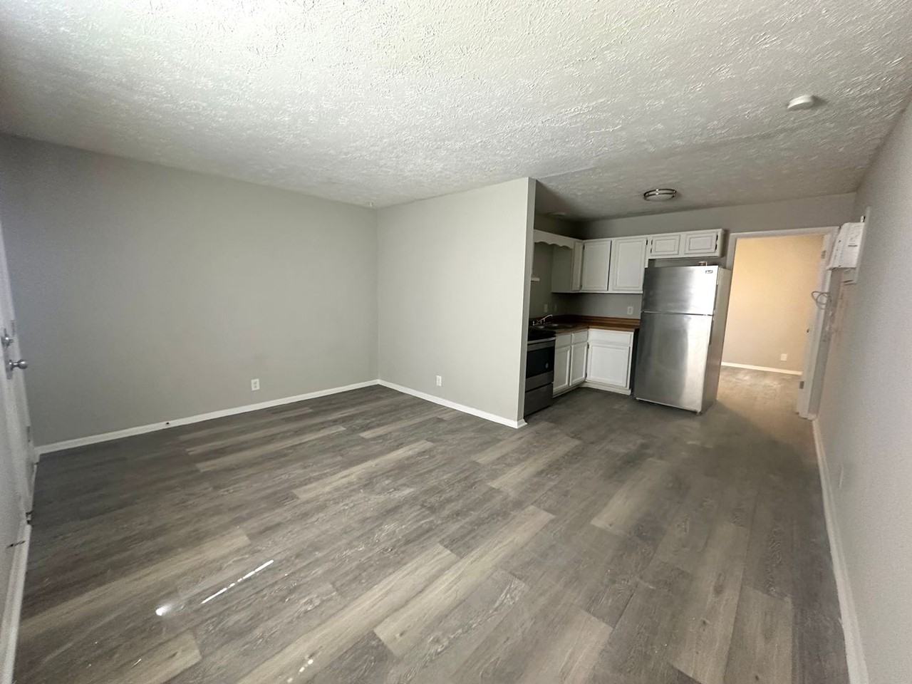 334 E Webster St - Photo 2 of 10