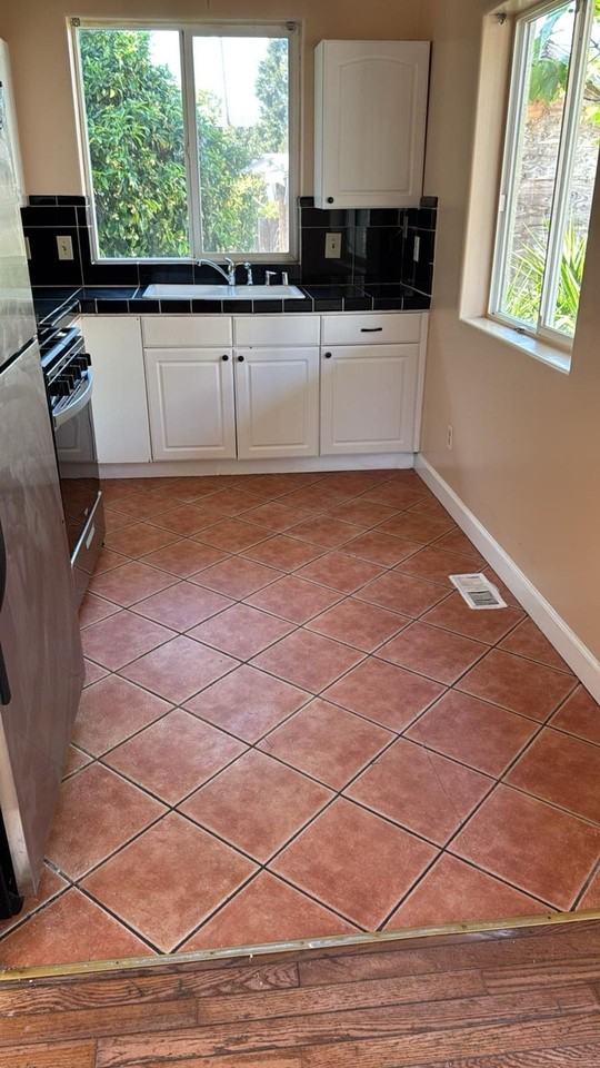 8027 Ney Ave - Photo 3 of 34