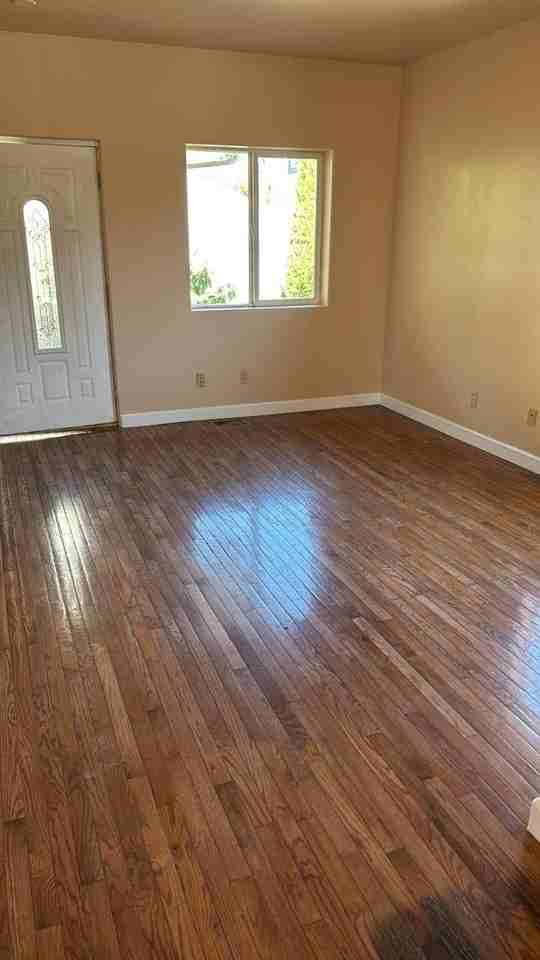 8027 Ney Ave - Photo 5 of 34