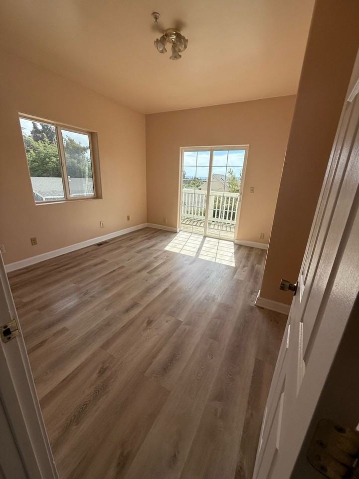 8027 Ney Ave - Photo 5 of 47