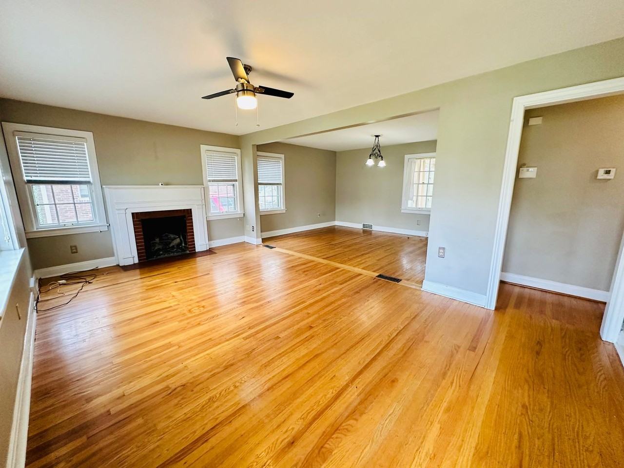 4032 Elmwood Ave - Photo 3 of 33