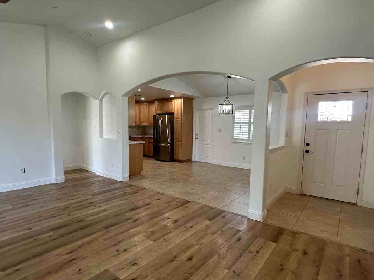 18260 Santa Anita St - Photo 2 of 30