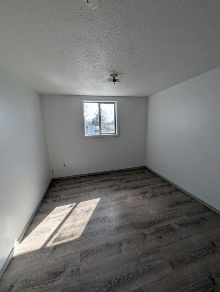 3623 Anderson Ave - Photo 2 of 13