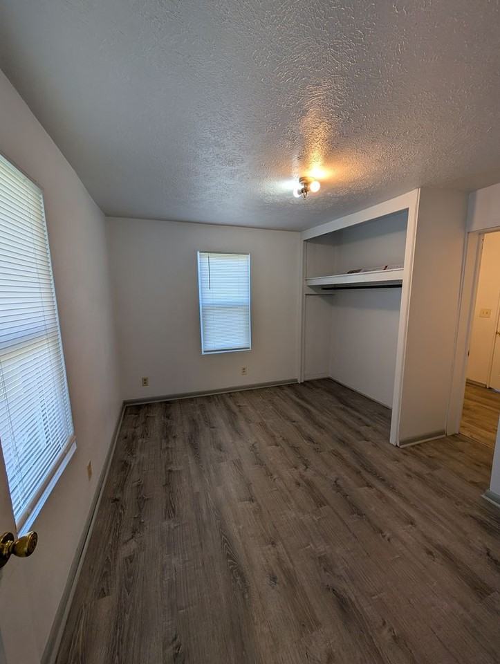 3623 Anderson Ave - Photo 6 of 13