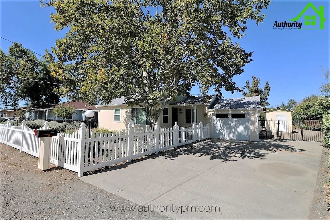 2350 Wilsey Dr - Photo 2 of 30