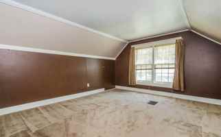 featured image of 2429 Franklin Ave Ne