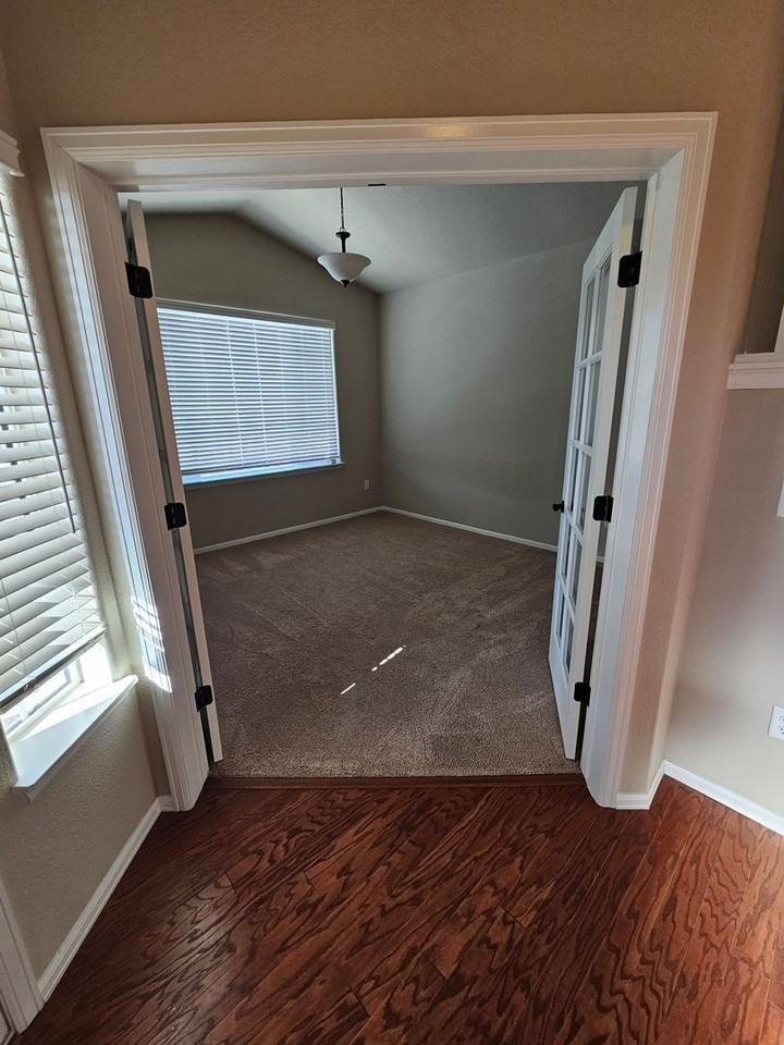 1628 104th Avenue Pl - Photo 3 of 33