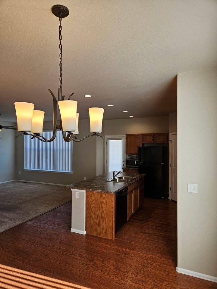 1628 104th Avenue Pl - Photo 5 of 33