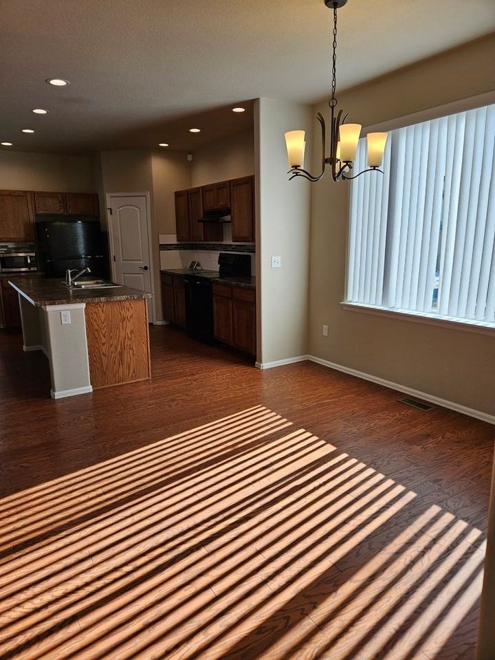 1628 104th Avenue Pl - Photo 7 of 33