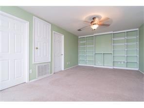 2800 Terrace Dr - Photo 3 of 36