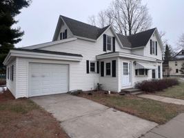 featured image of 2120 Broadway St S