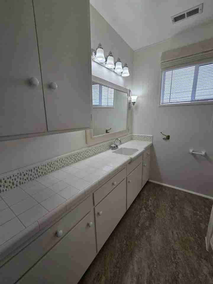 3189 Flora St - Photo 7 of 12