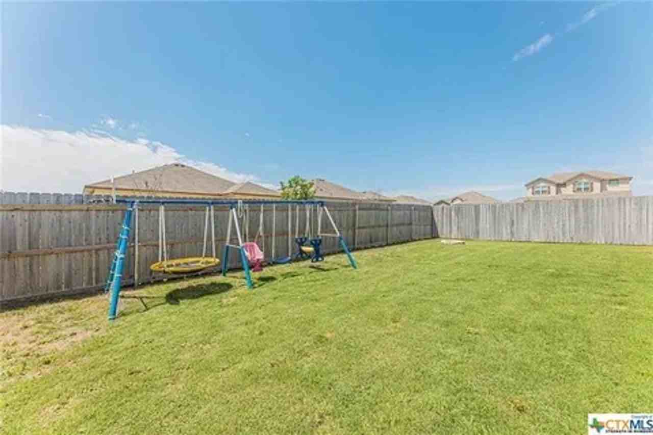 7445 Mossy Ridge Ln - Photo 7 of 29