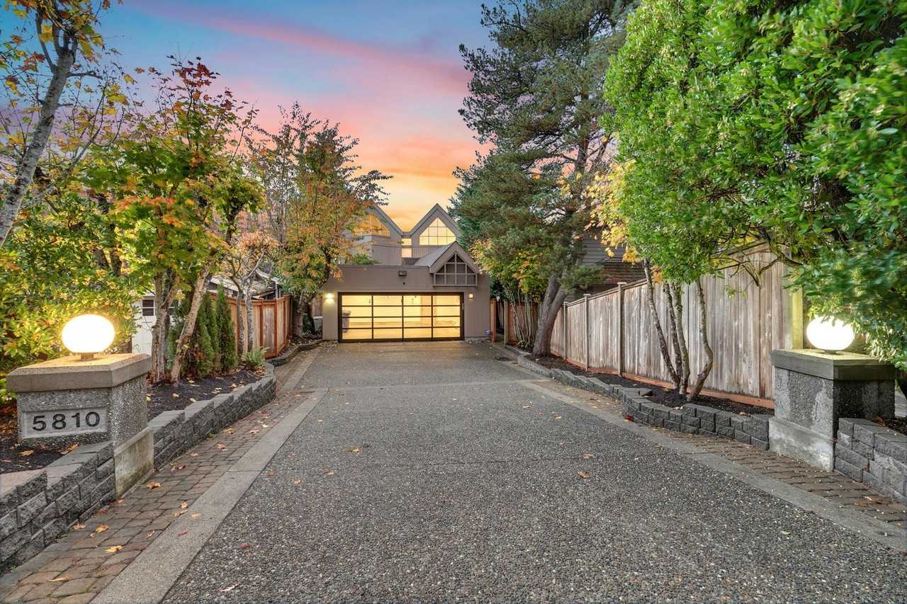 5810 Ne Arrowhead Dr - Photo 3 of 39