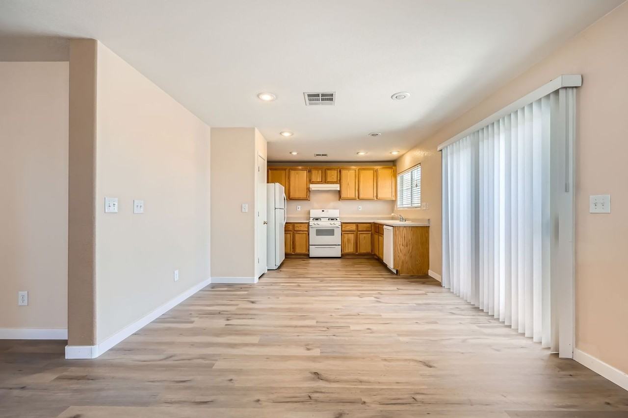 8428 Wildheart Ranch St - Photo 3 of 14