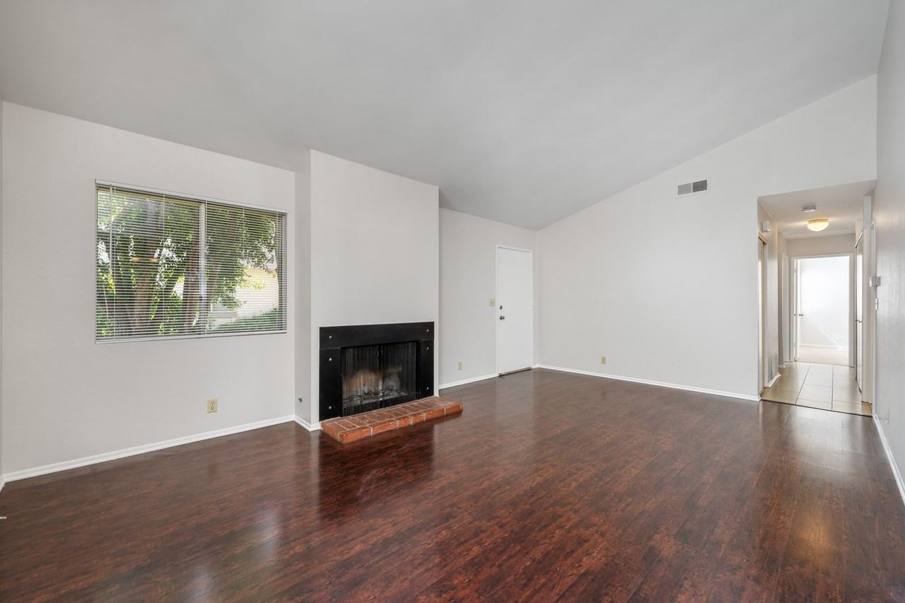 31461 Sundance Dr - Photo 3 of 20