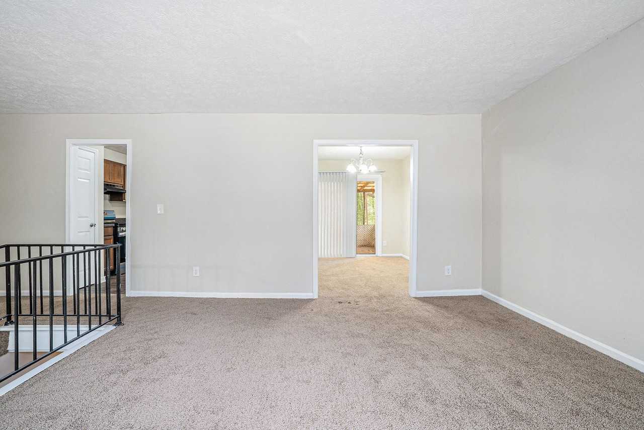 529 Martindale Ct - Photo 3 of 21