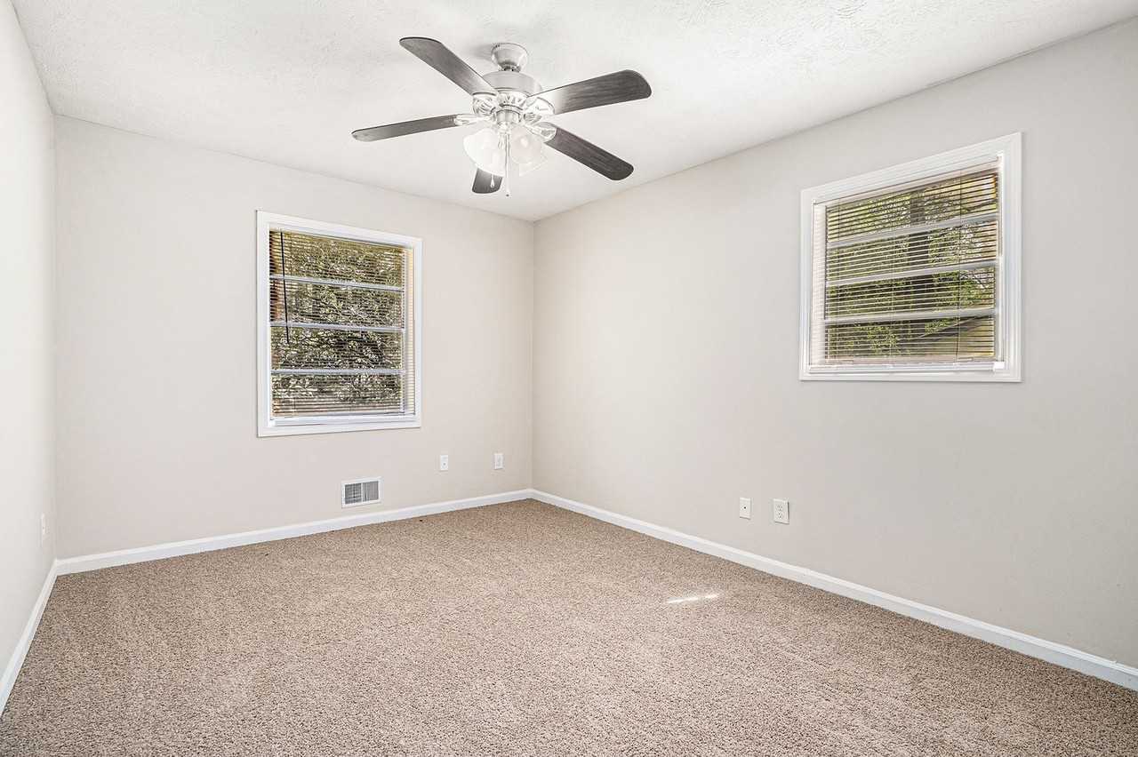 529 Martindale Ct - Photo 6 of 21
